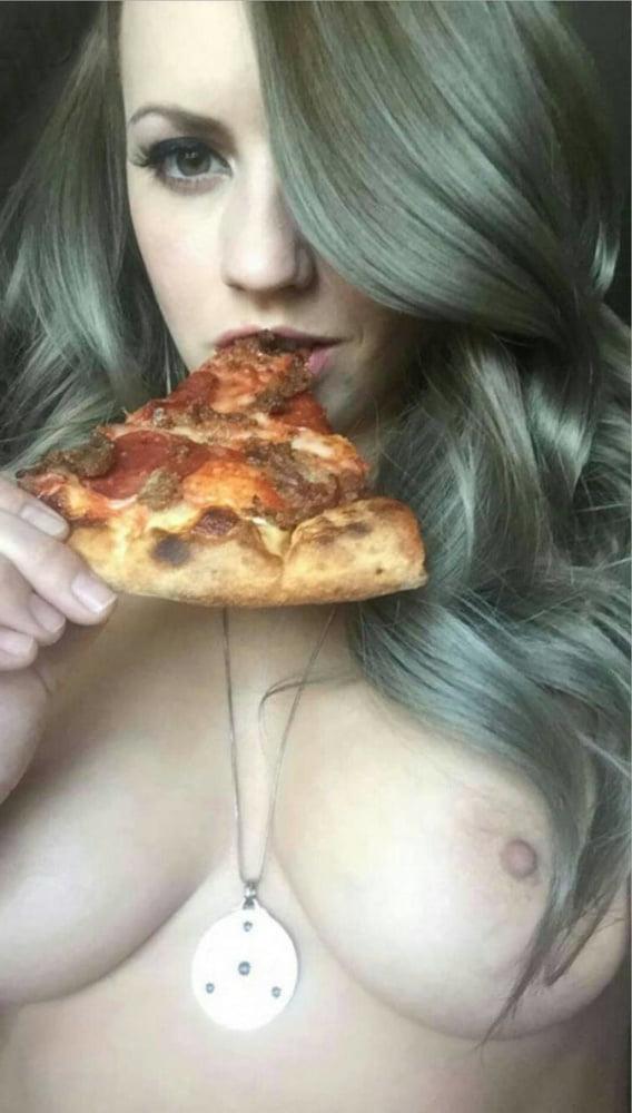 25P Hot Girls Eating Pizza