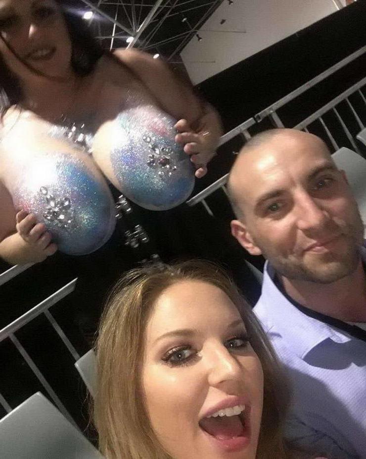 20P Girls 233