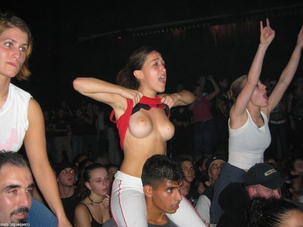 25P Hot girls Public exposure