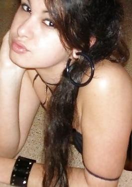 25P Mexican Teen Girls