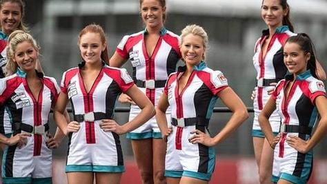 25P 04 - Paddock Girls