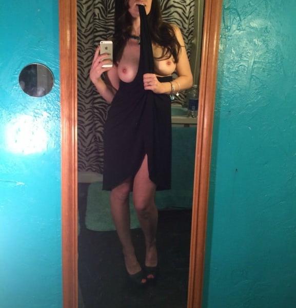 21P Milf  Posing
