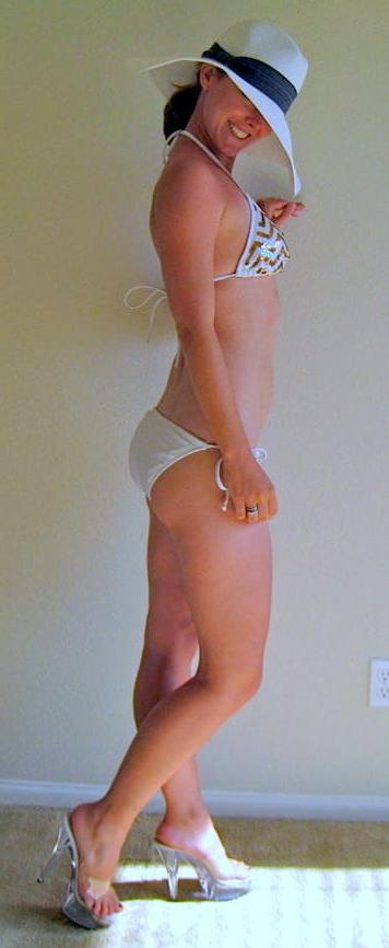 25P Sexy Milf Posing 8