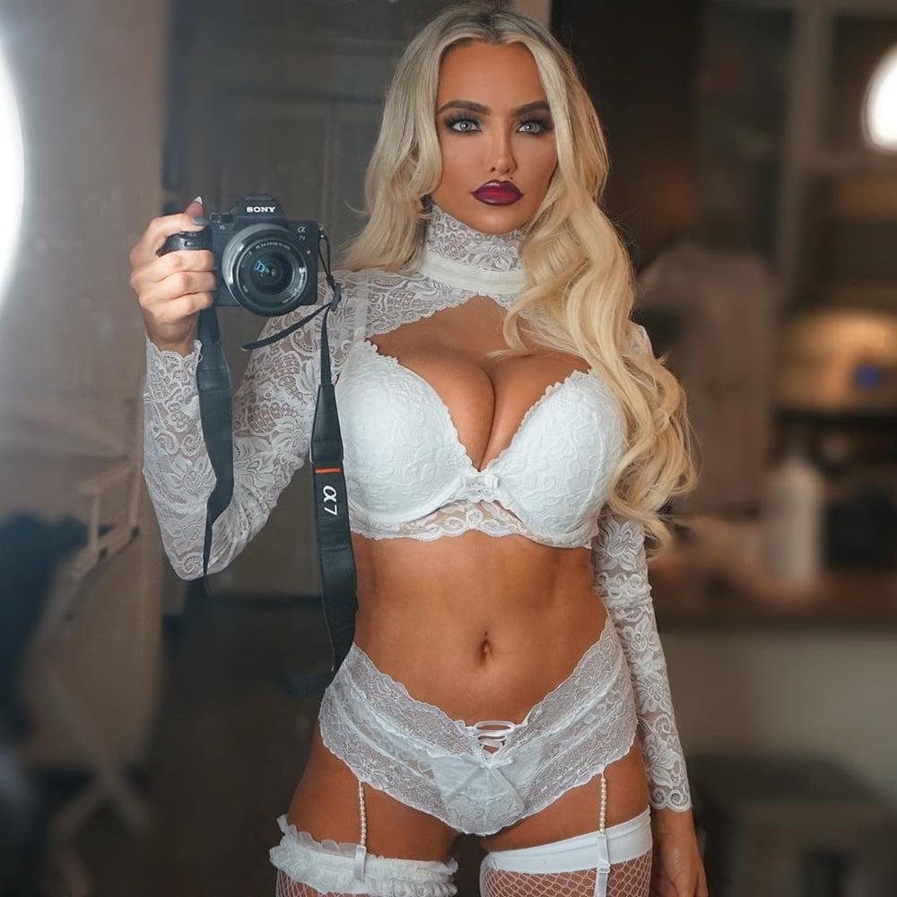 17P Camera Girls 3