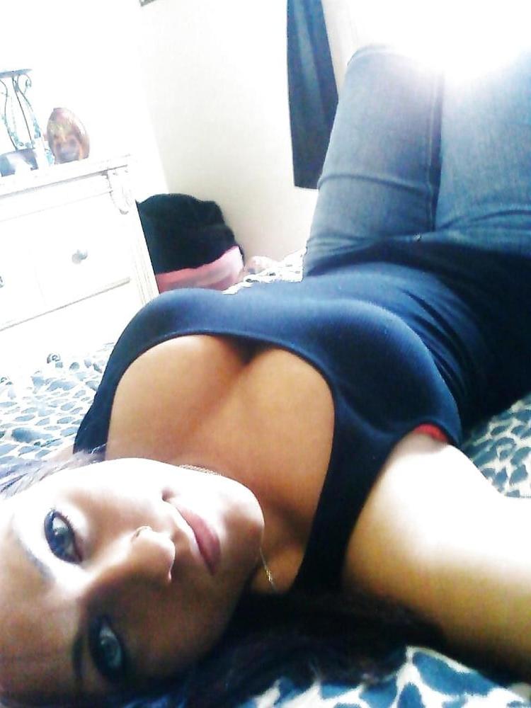 25P Selfies - Pink Bra