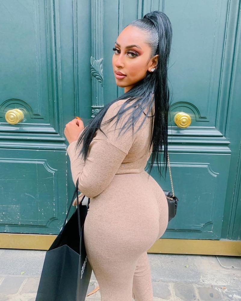 25P Sexy Thick Women 15