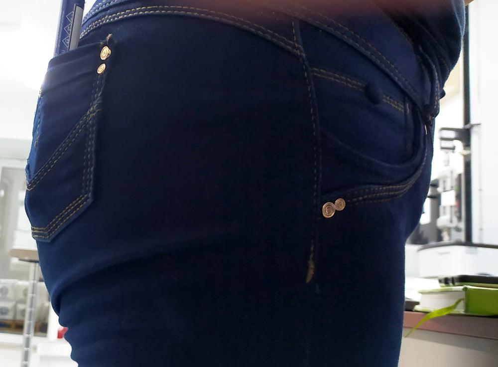 19P Madura del trabajo - Mature coworker Mexican Matute at work