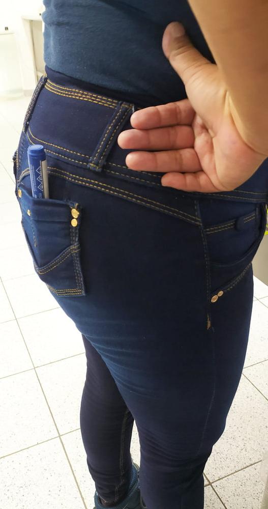 19P Madura del trabajo - Mature coworker Mexican Matute at work