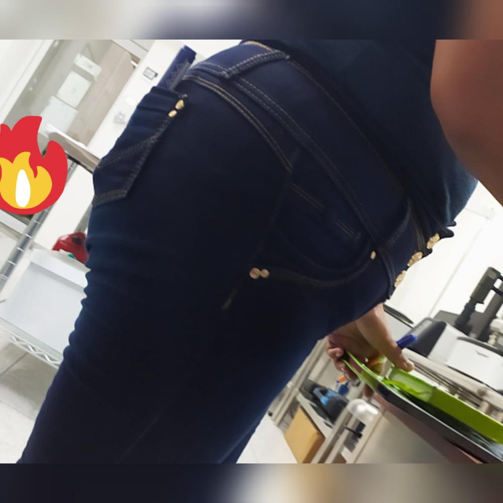 19P Madura del trabajo - Mature coworker Mexican Matute at work