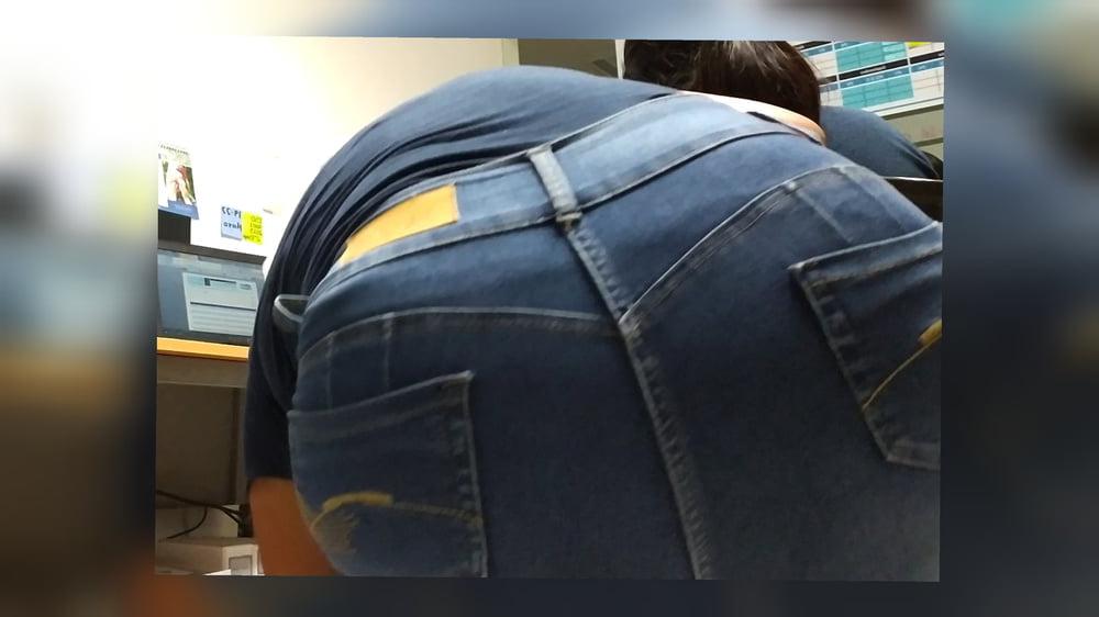 19P Madura del trabajo - Mature coworker Mexican Matute at work