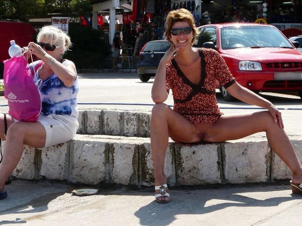 25P Girls I Like 81, Upskirts