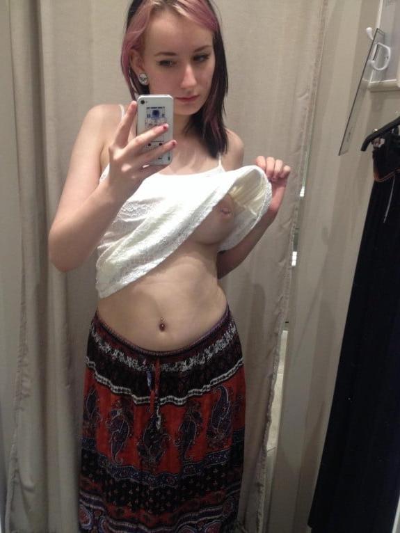 25P Dressing Room Selfies 7