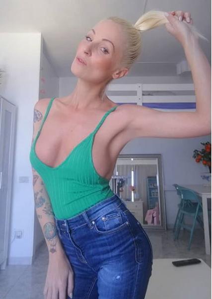 25P No Bra 24