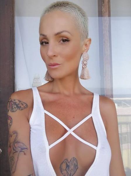 25P No Bra 24