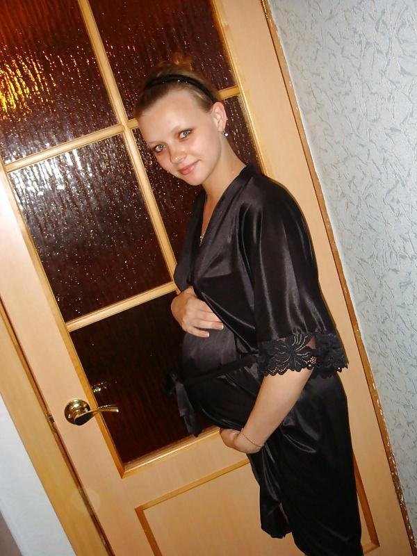 19P Pregnant girl