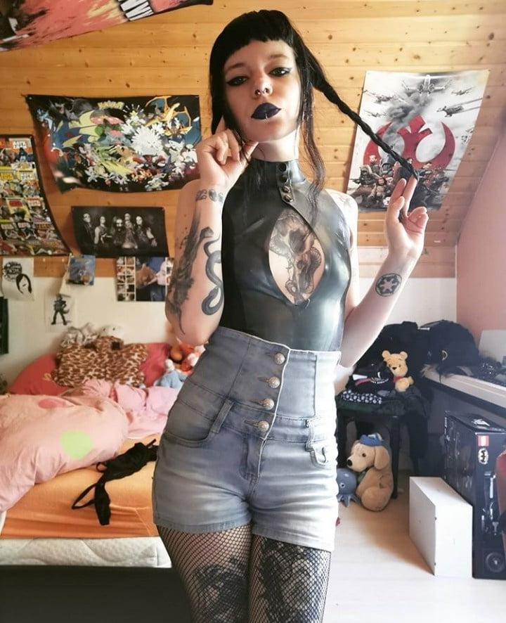 25P Alt Girls 186