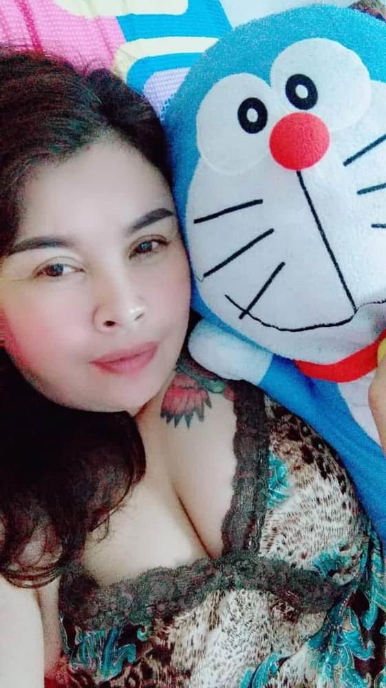 21P Whore, Thai mother
