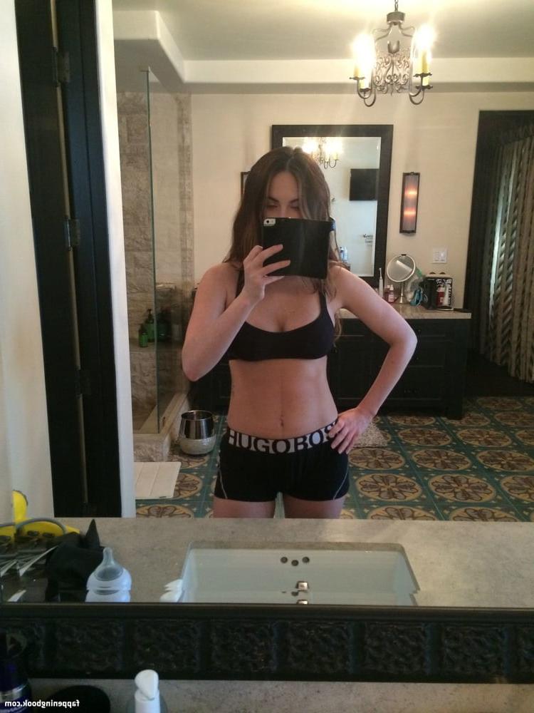 25P Megan Fox (Pregnant)