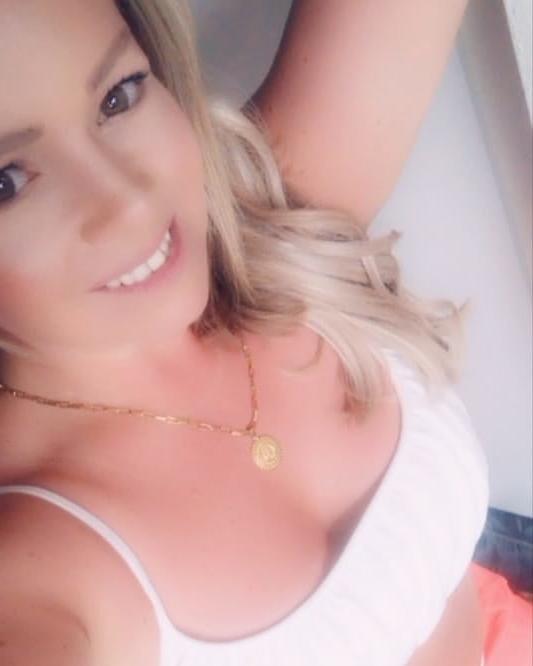 25P girlfriend she is horny for old men ....
