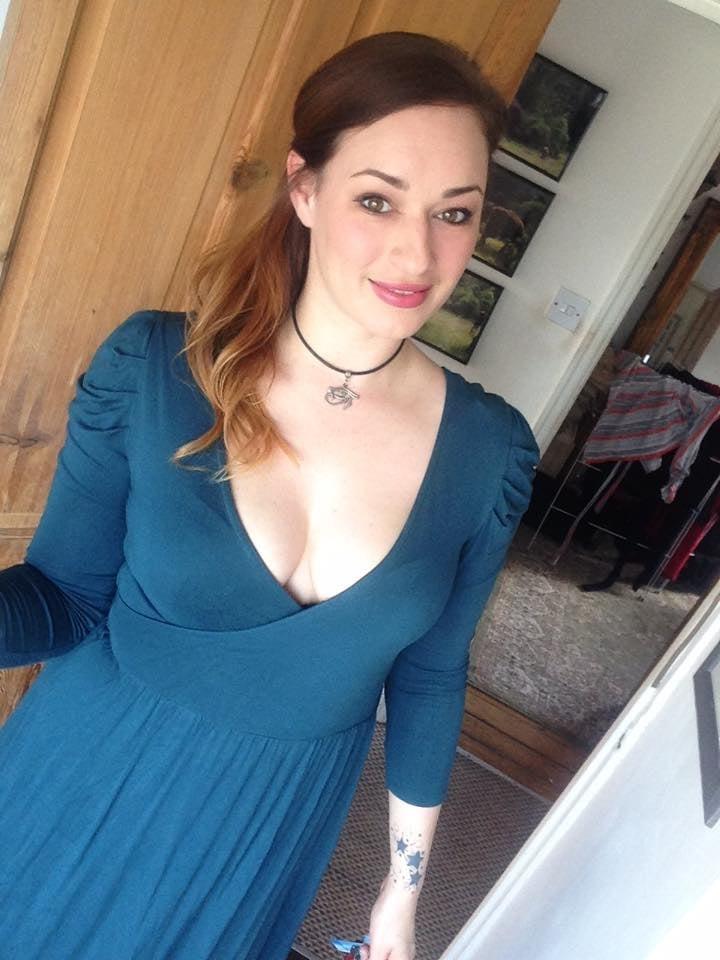 25P Amateur girls social media wankbait