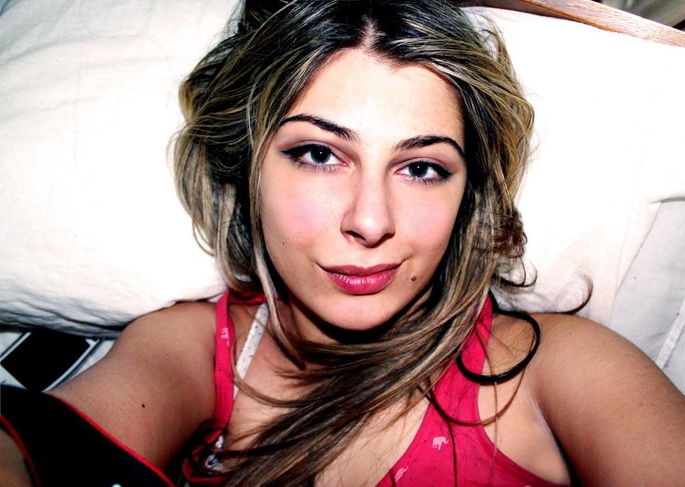 25P Amateur girls social media wankbait