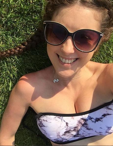 25P Amateur girls social media wankbait