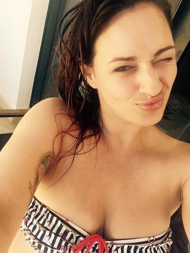 25P Amateur girls social media wankbait