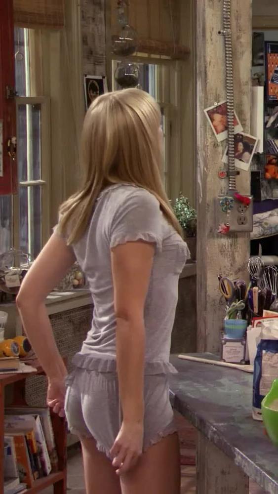 25P 2 Broke Girls Beth Behrs