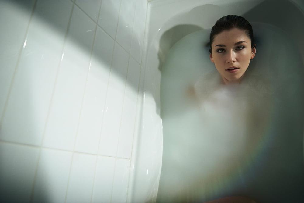 25P Jewel Staite- bath time!