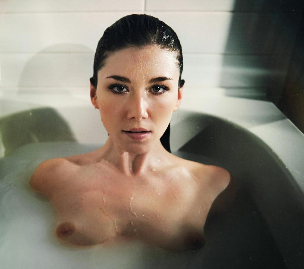 25P Jewel Staite- bath time!