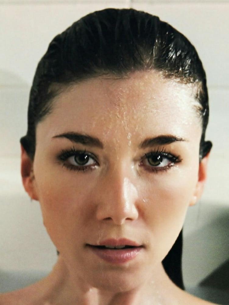 25P Jewel Staite- bath time!