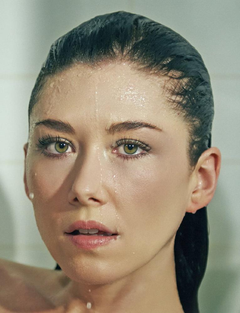 25P Jewel Staite- bath time!