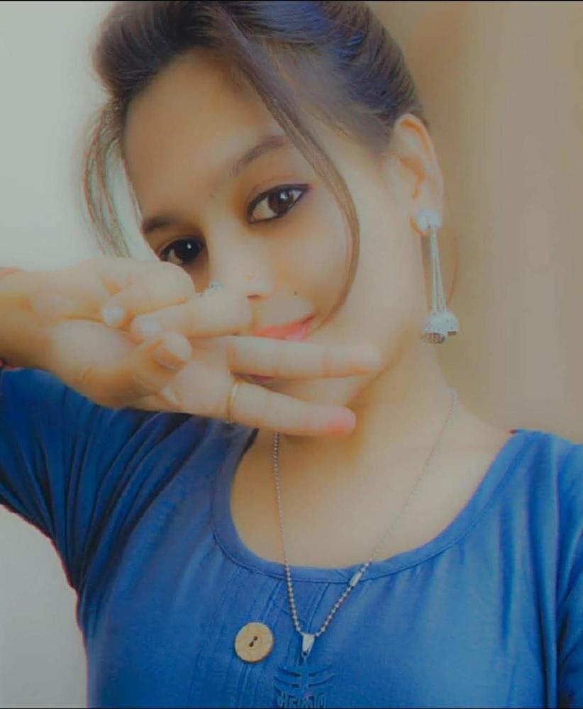 8P Hot Girlfriend