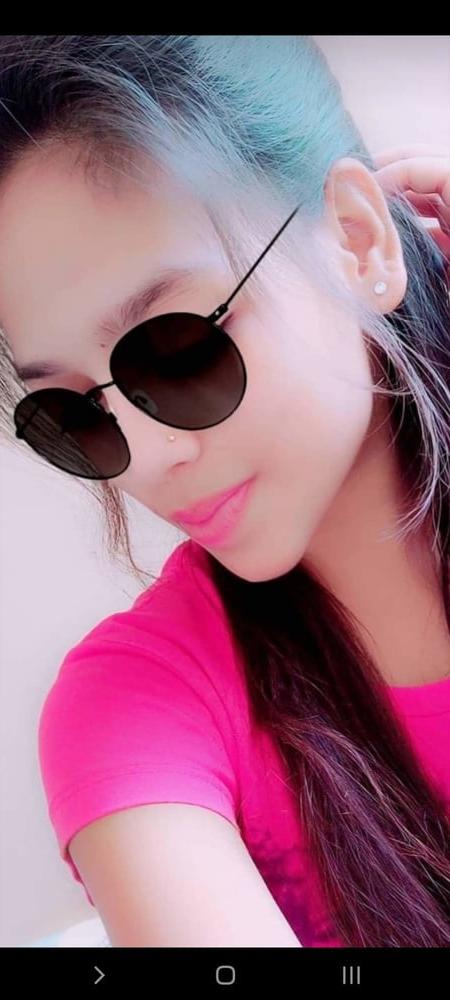 8P Hot Girlfriend