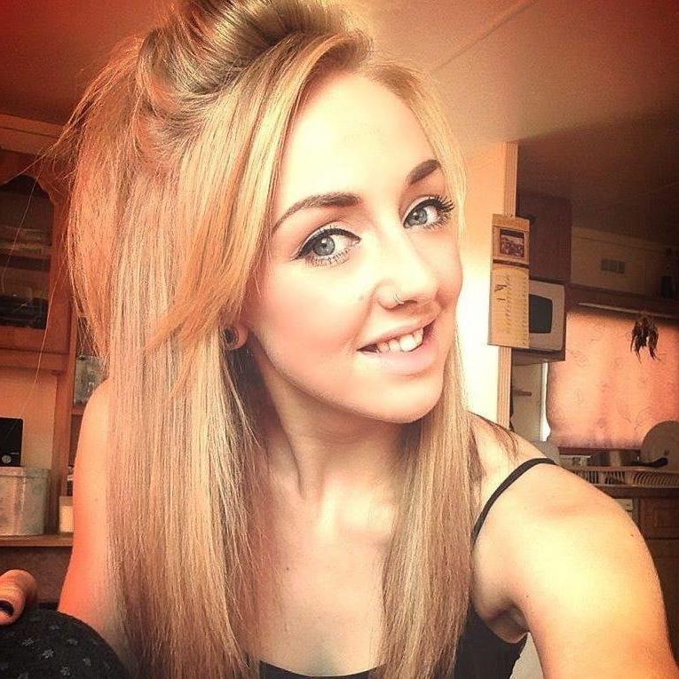25P Amateur girls social media wankbait 2