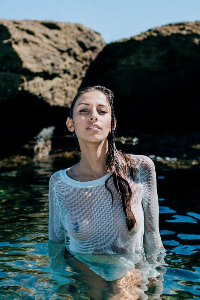 25P Sexy girls with wetlook clothes