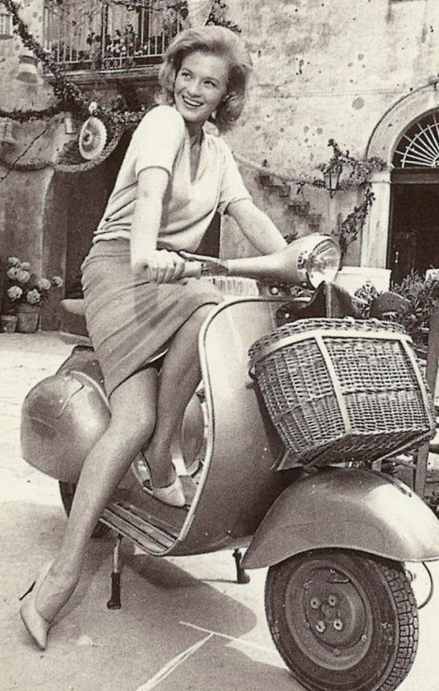 24P Lovely girls on bikes gallery 3