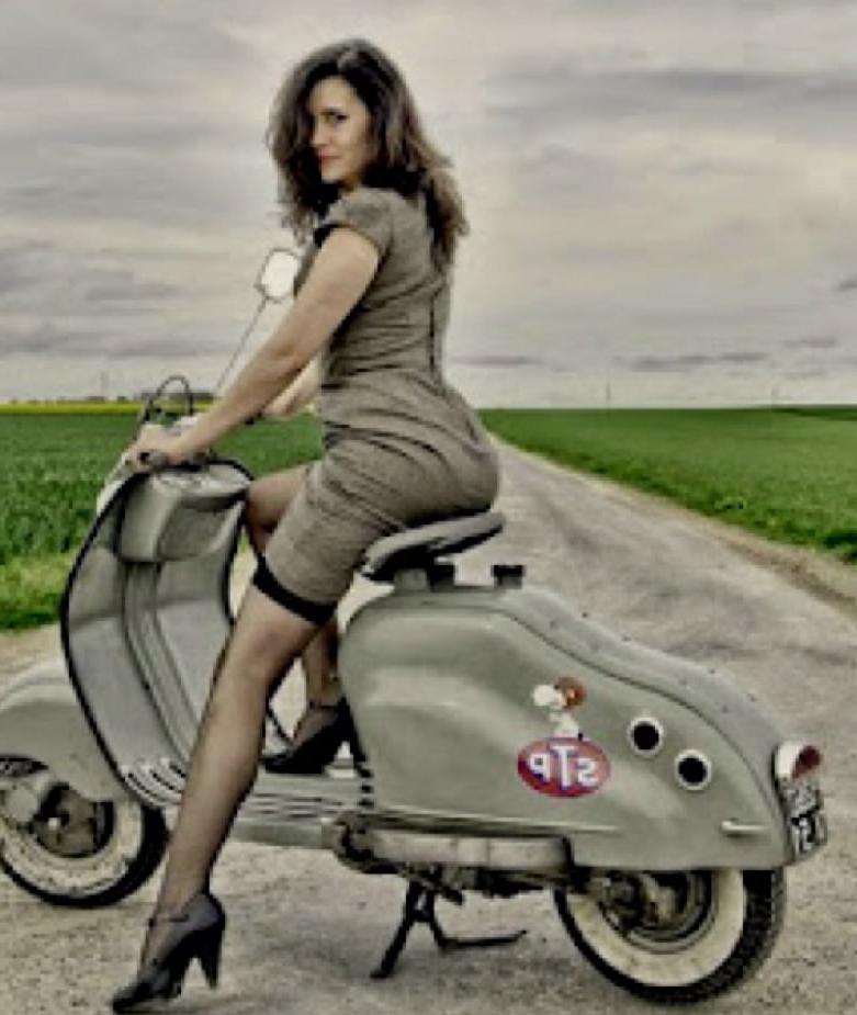 24P Lovely girls on bikes gallery 3
