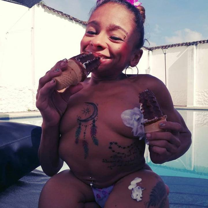 23P Latina midget