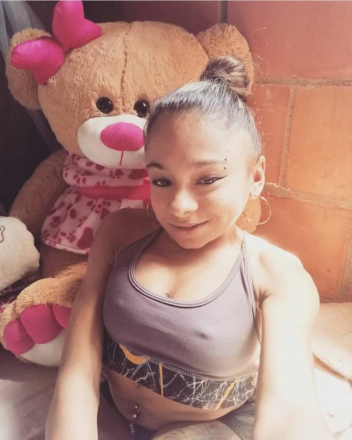 23P Latina midget