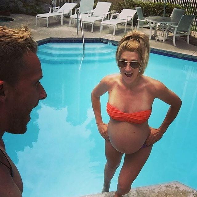 25P Wanking bikini milfs mix