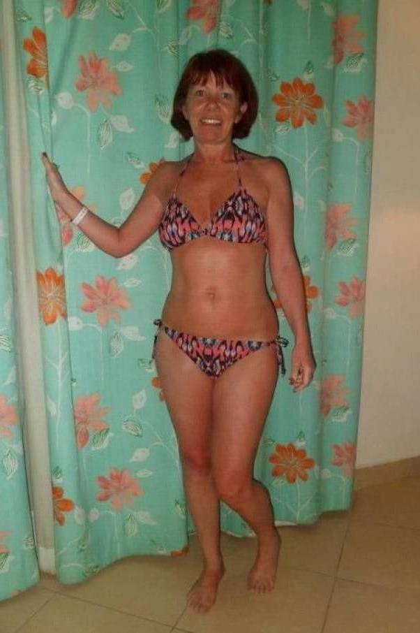 25P Wanking bikini milfs mix