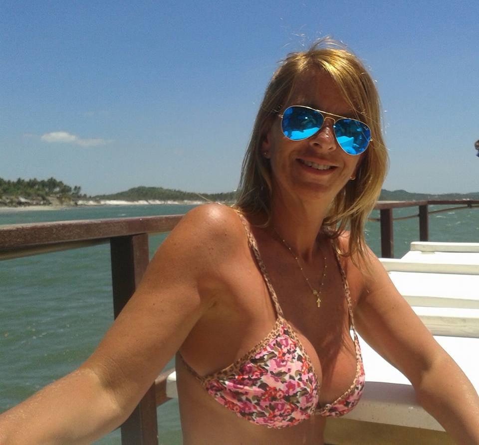 25P Wanking bikini milfs mix