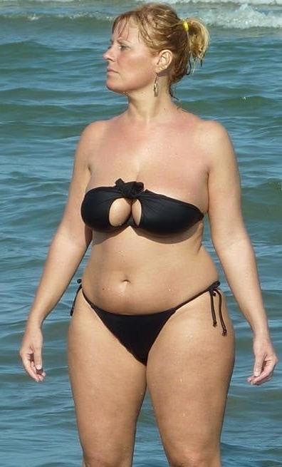 25P Wanking bikini milfs mix