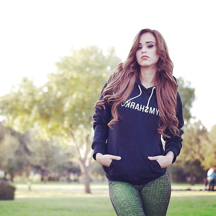 25P YANET GARCIA AND HER ASS BEAUTIFUL MEXICAN WEATHER GIRL