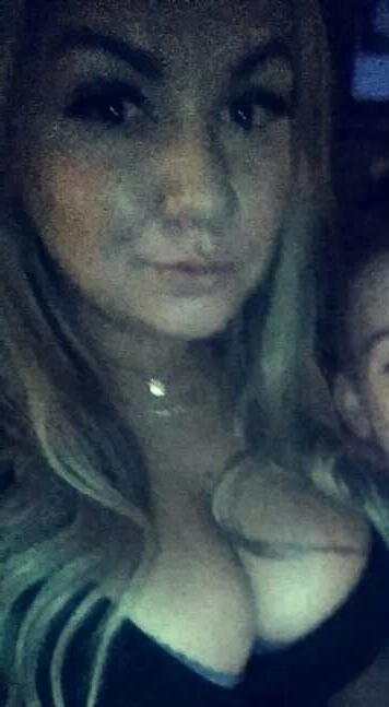 22P Hot girls form Falkirk, Larbert area