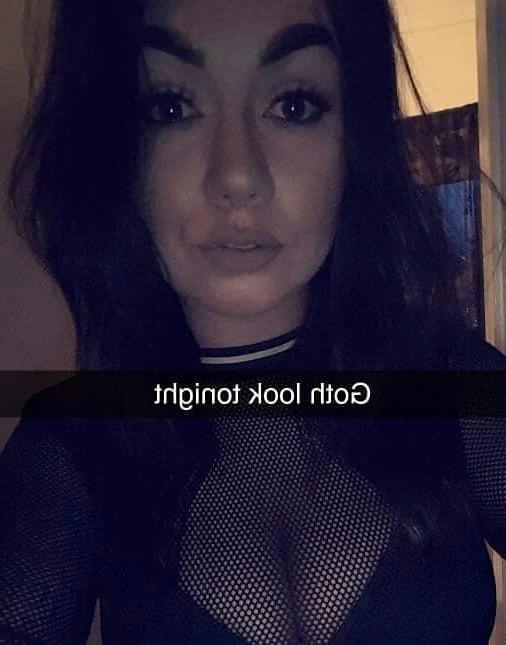 22P Hot girls form Falkirk, Larbert area