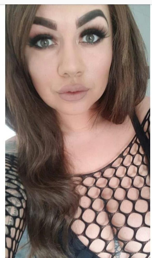 22P Hot girls form Falkirk, Larbert area