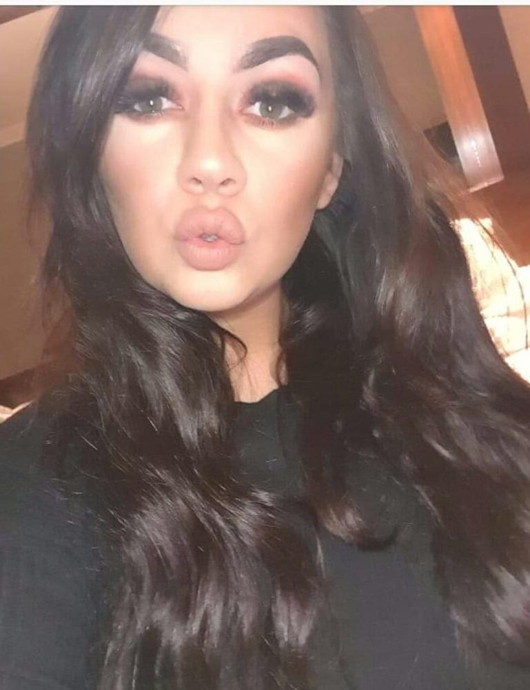 22P Hot girls form Falkirk, Larbert area