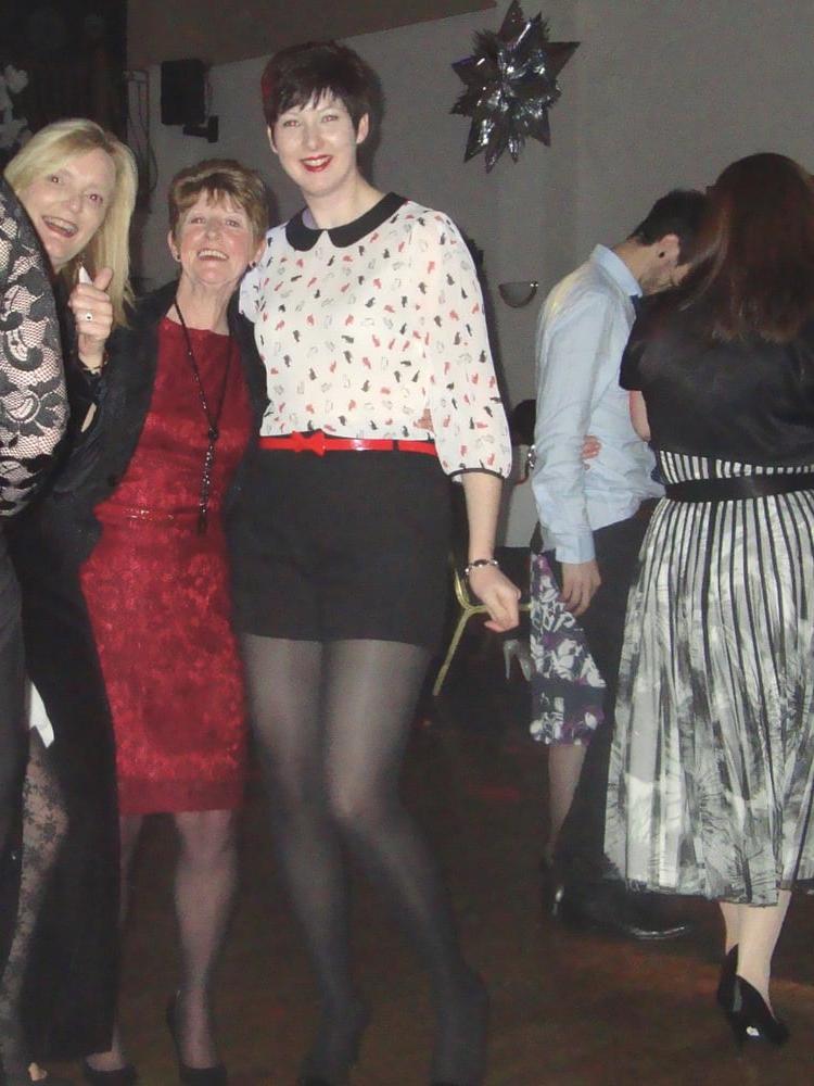 25P Sexy MILFs and GILFs Wearing Tights 24